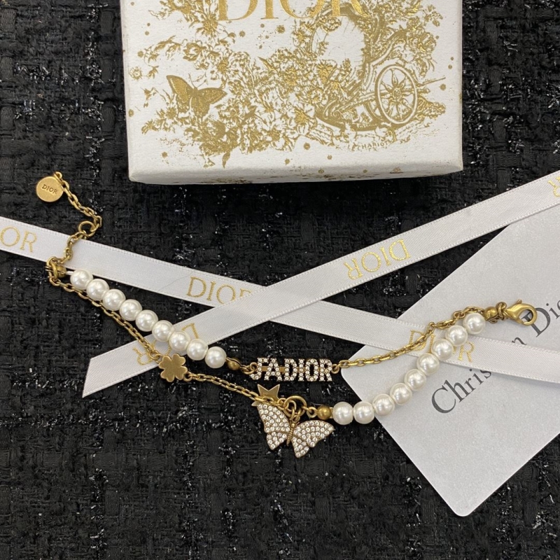 chr1st1an D10r bracelets